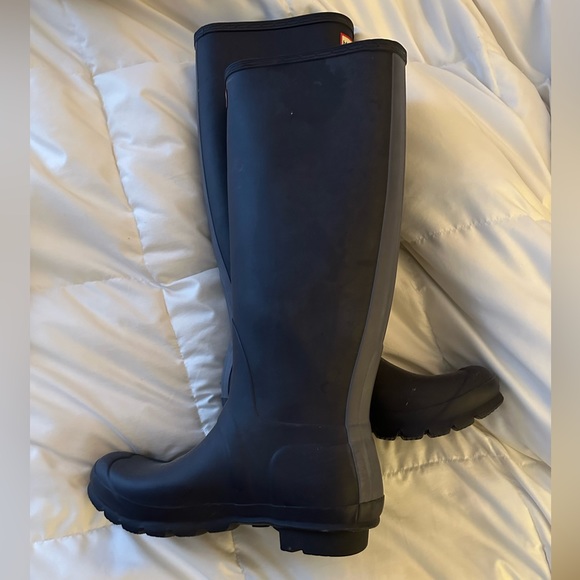 Tall navy women’s hunter boots - Picture 3 of 3